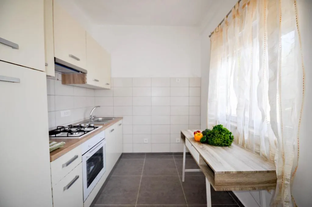Cancar Apartments Novigrad Istria