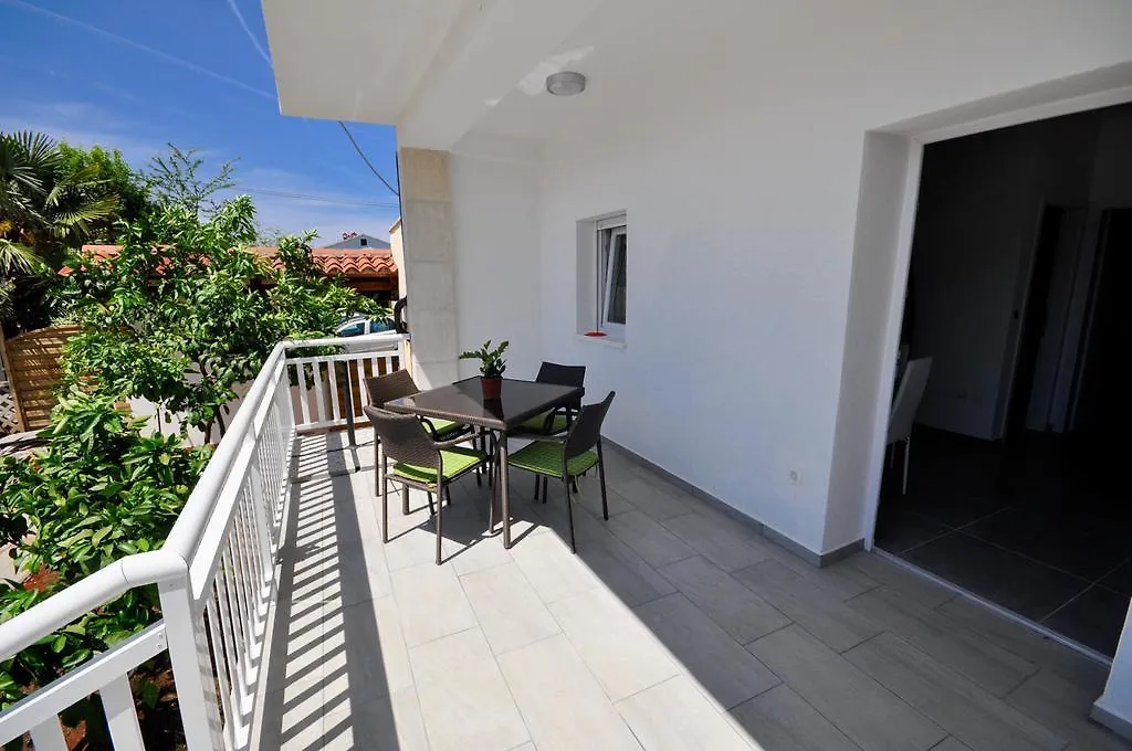 Cancar Apartments Novigrad Istria