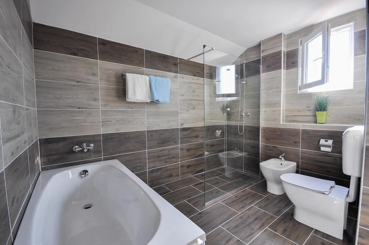 Cancar Apartments Novigrad Istria