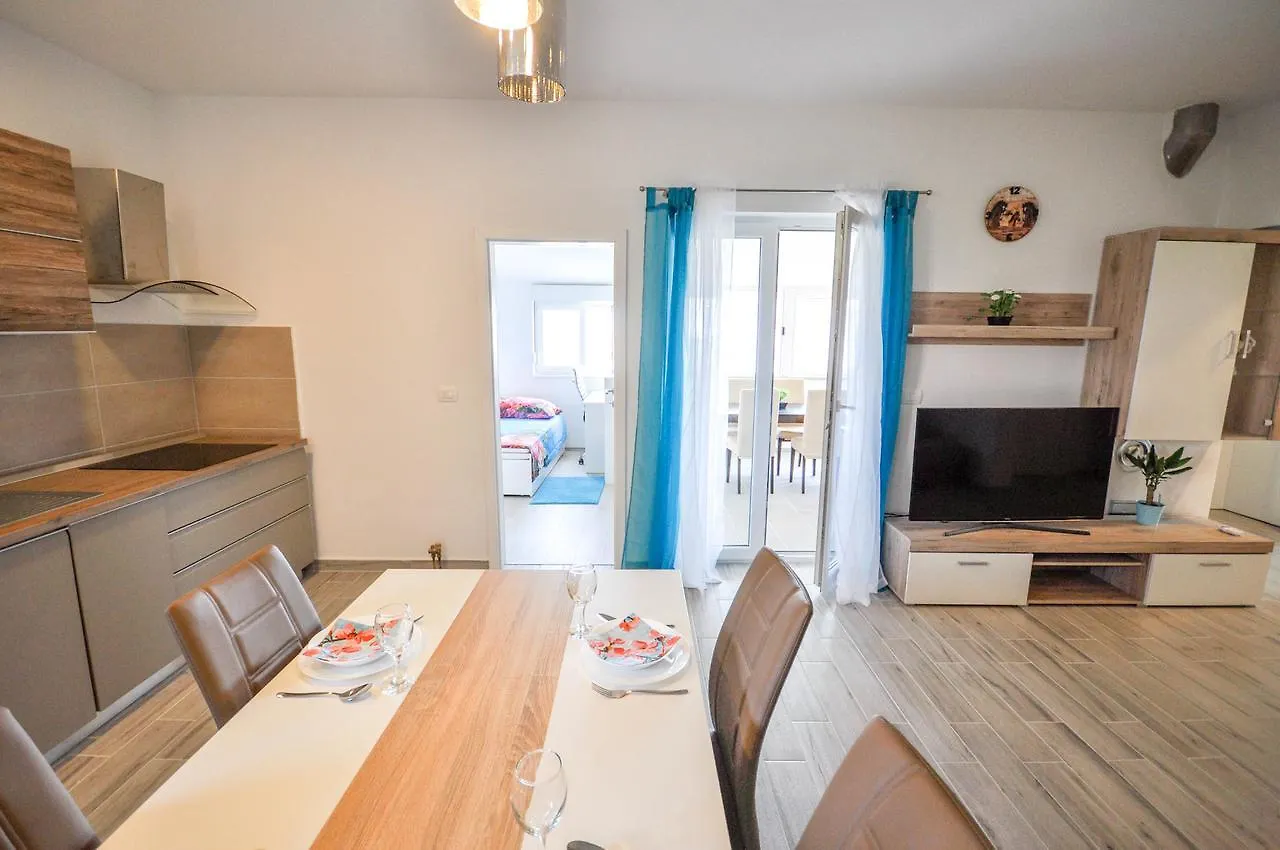 Cancar Apartments Novigrad Istria