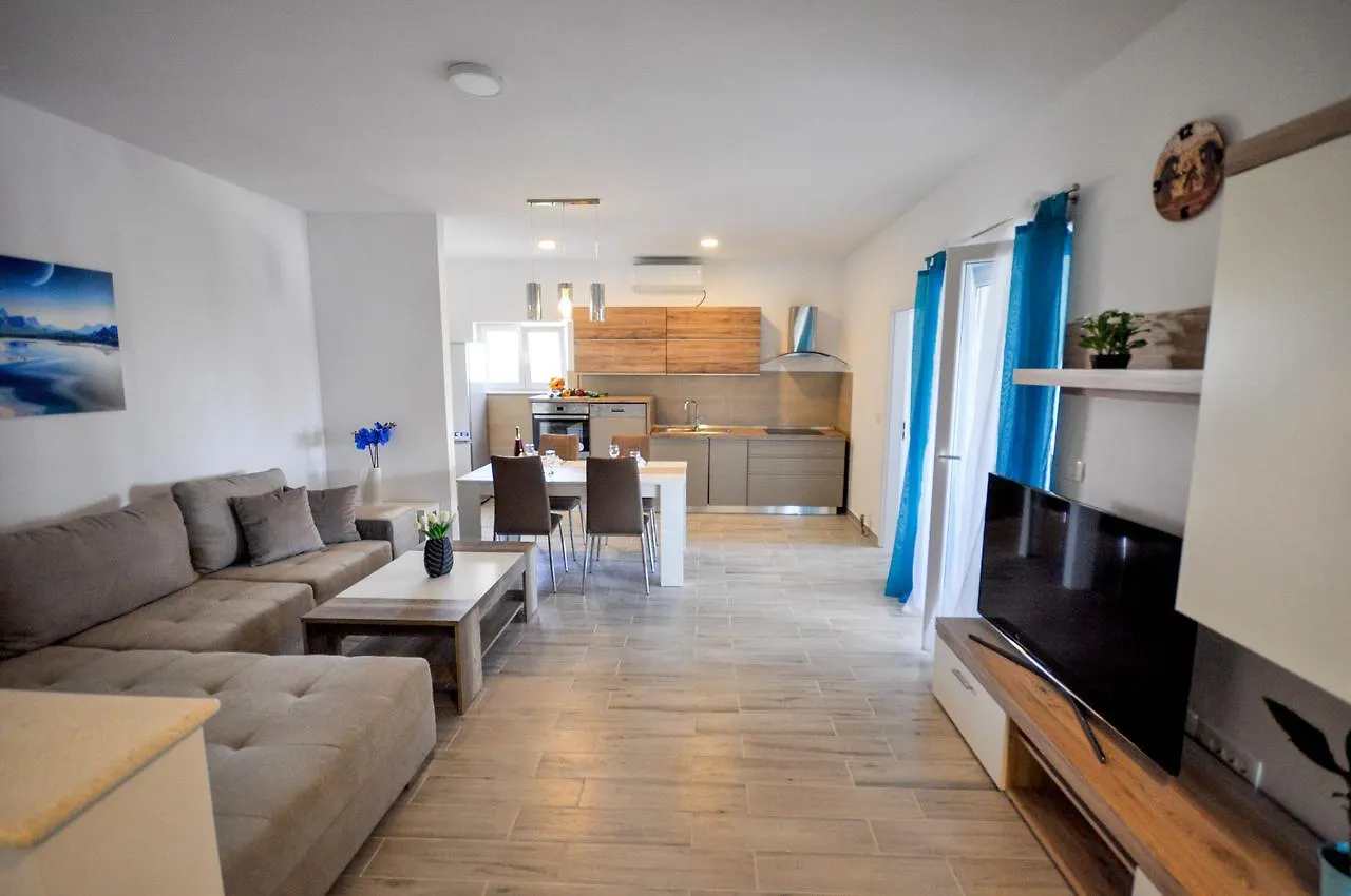 Cancar Apartments Novigrad Istria