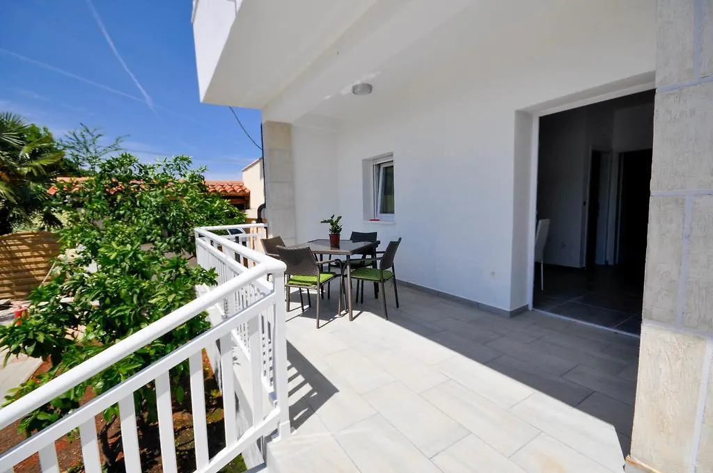 Cancar Apartments Novigrad Istria