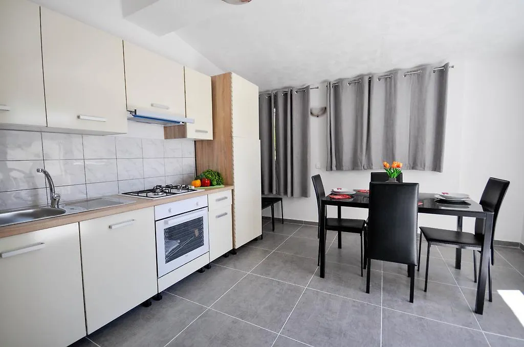 Cancar Apartments Novigrad Istria 0*,  クロアチア