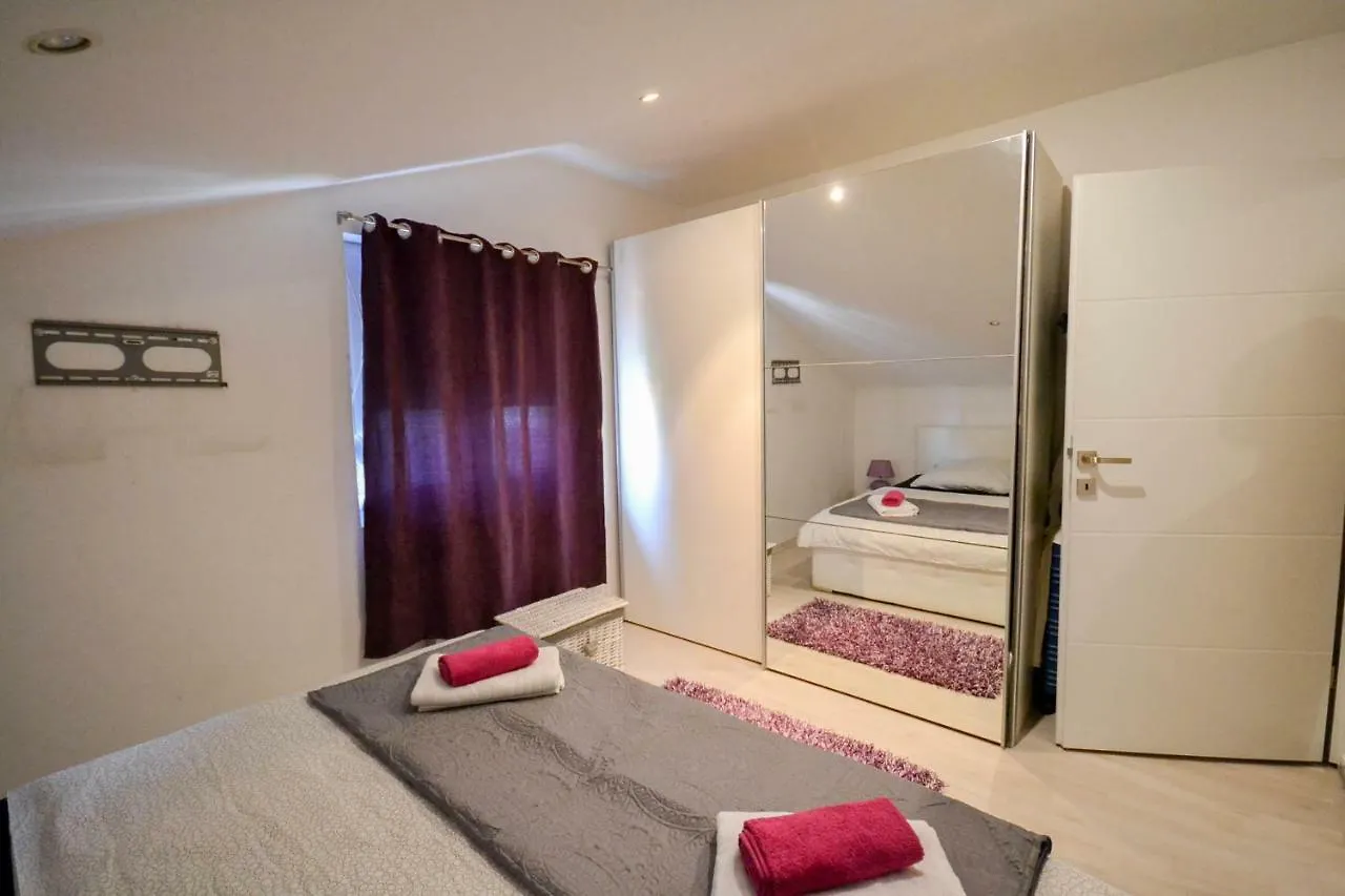 Cancar Apartments Novigrad Istria